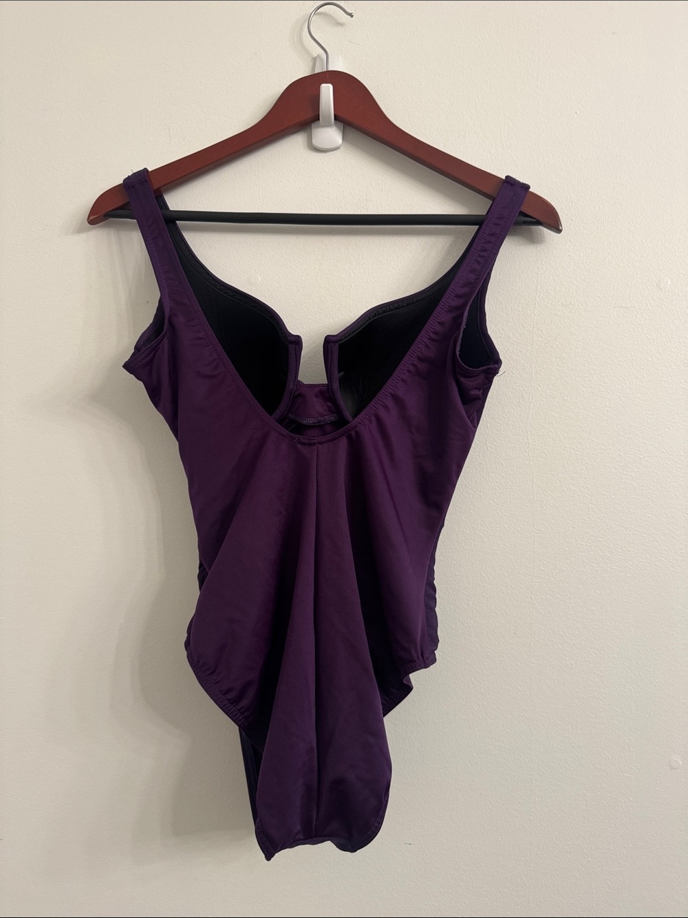 Miracle suit Women's Must Have Escape One-Piece Slimming Underwire Swimsuit 8 - Picture 4 of 9